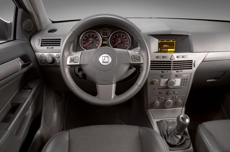 Торпедо Saturn Astra XR 5-Door 2008 года  (фото 4 из 47)